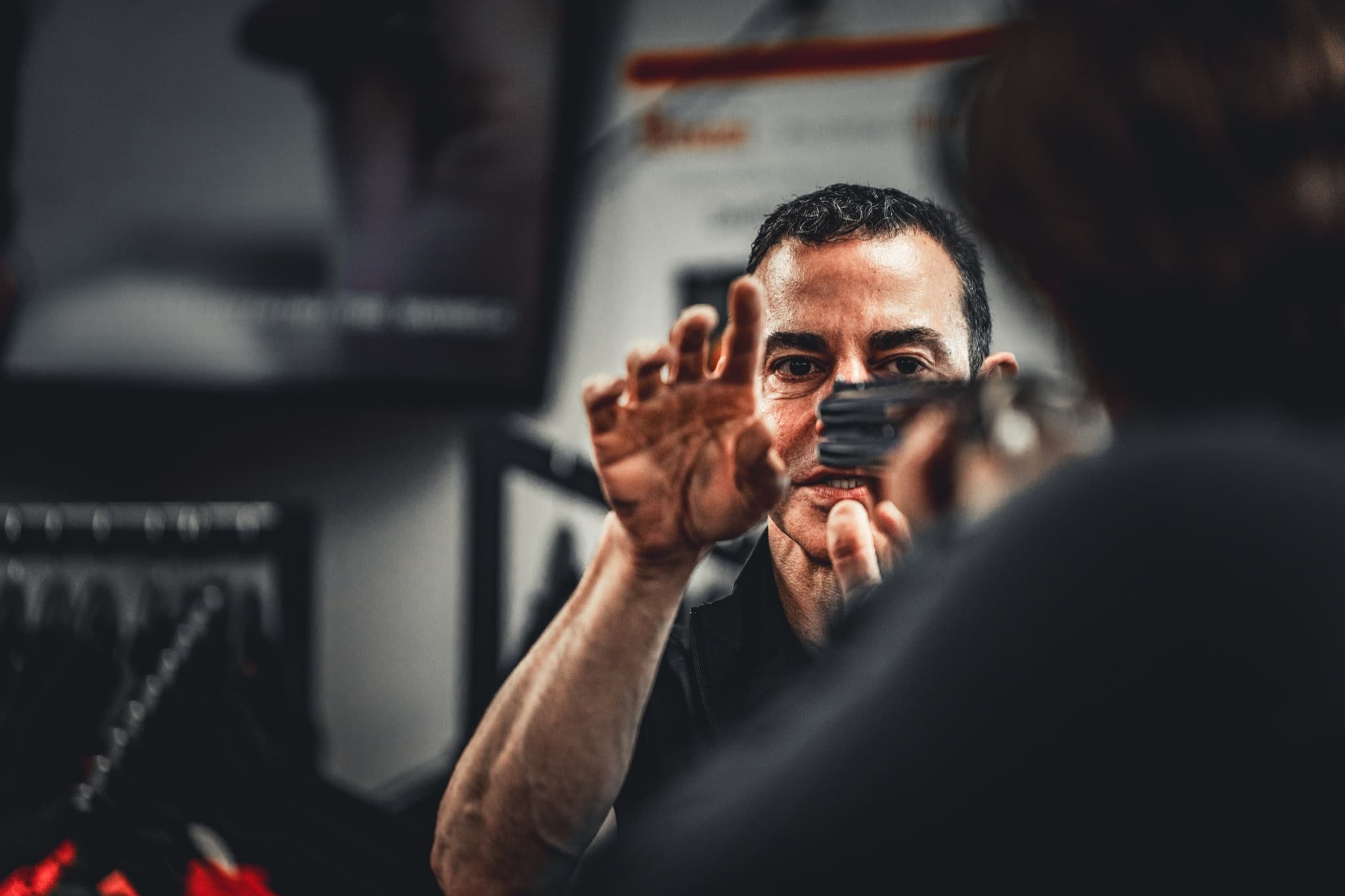 David Radulovich explaining a movement path with his hands
